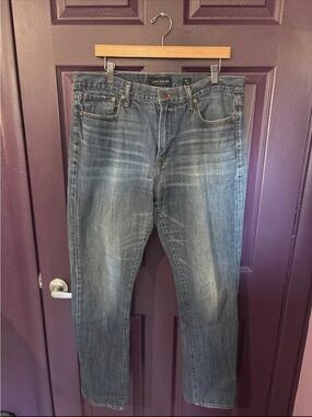 Lucky Brand Men's Washed Blue Relaxed Jeans